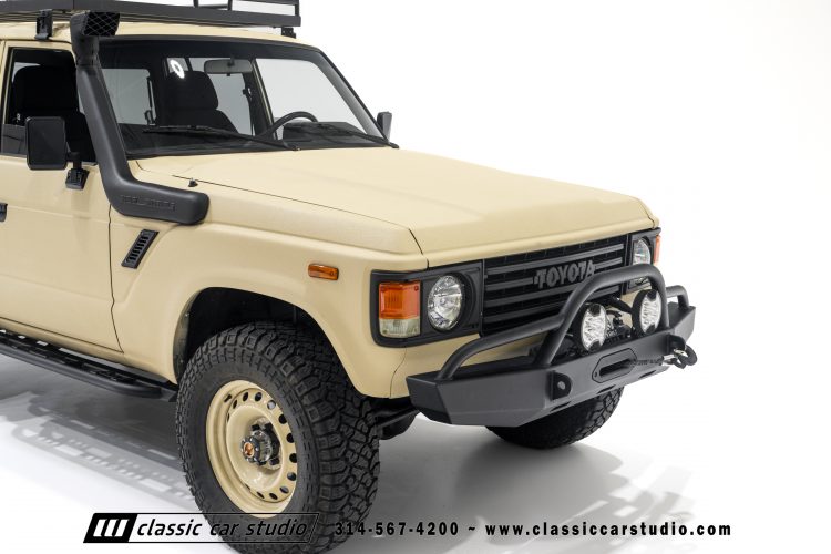82_Toyota_Land_Cruiser_FJ60_2282-91