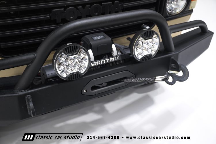 82_Toyota_Land_Cruiser_FJ60_2282-92