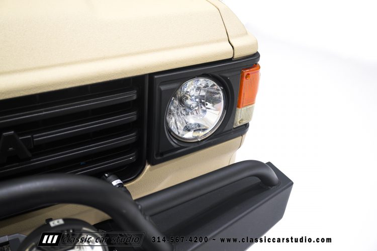 82_Toyota_Land_Cruiser_FJ60_2282-93