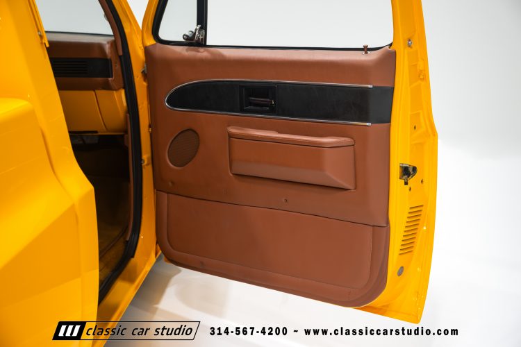 87_Chevrolet_C10_2265-110