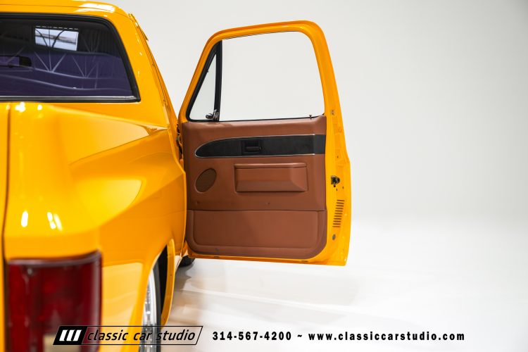 87_Chevrolet_C10_2265-111