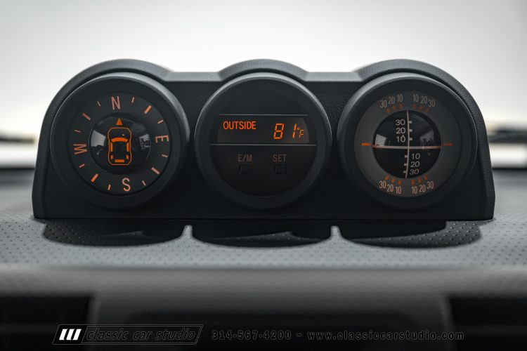 2014_Toyota_FJ_Cruiser_2284-108