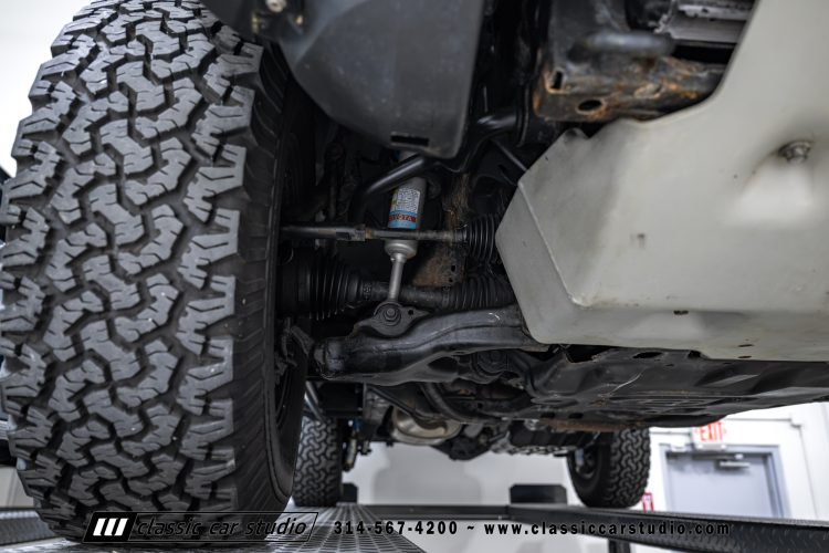 2014_Toyota_FJ_Cruiser_2284-138