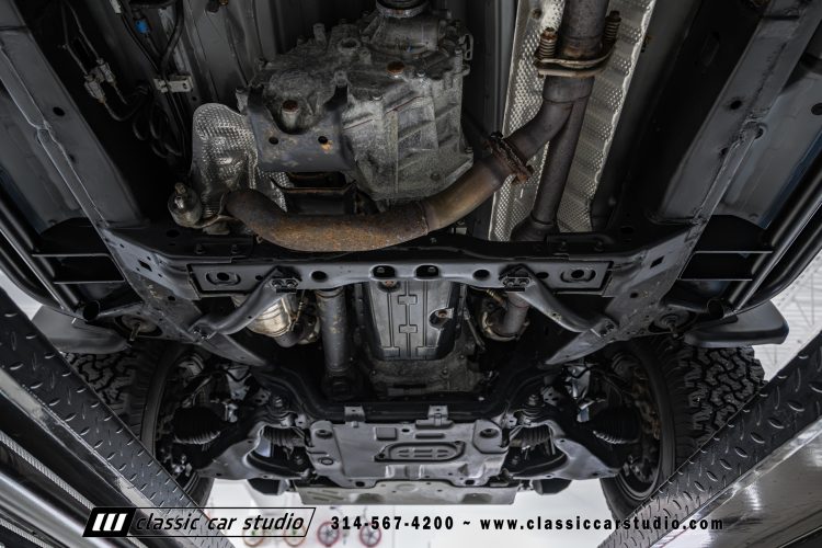 2014_Toyota_FJ_Cruiser_2284-145