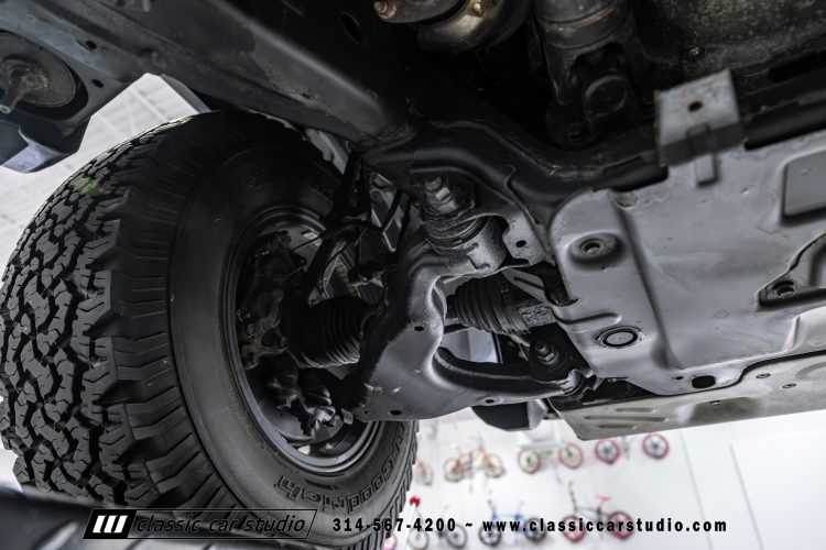 2014_Toyota_FJ_Cruiser_2284-146