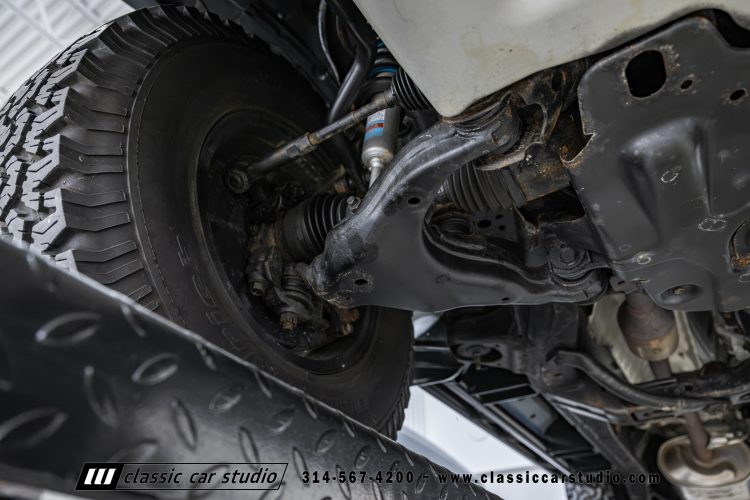 2014_Toyota_FJ_Cruiser_2284-148