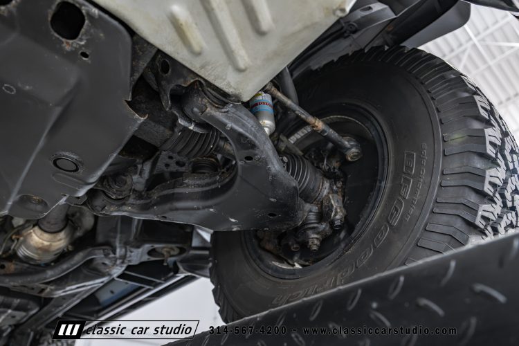 2014_Toyota_FJ_Cruiser_2284-149