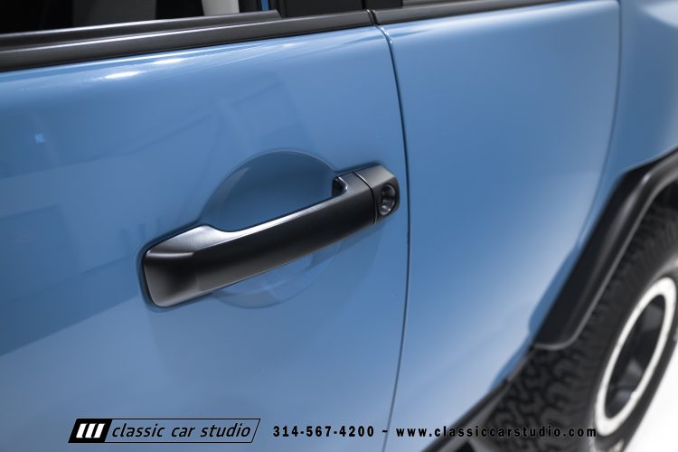 2014_Toyota_FJ_Cruiser_2284-26