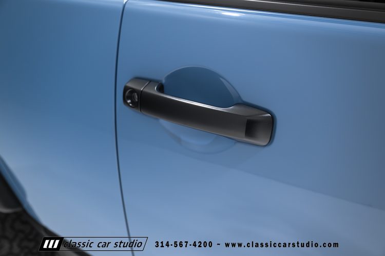 2014_Toyota_FJ_Cruiser_2284-66