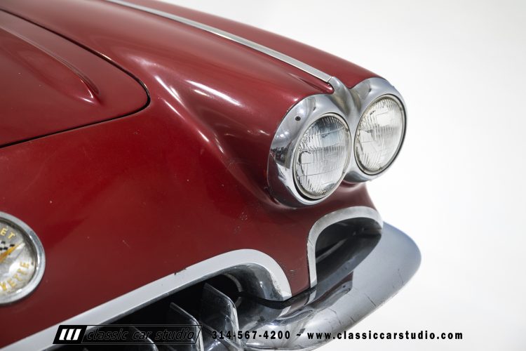 60_Chevrolet_Corvette_2289-103