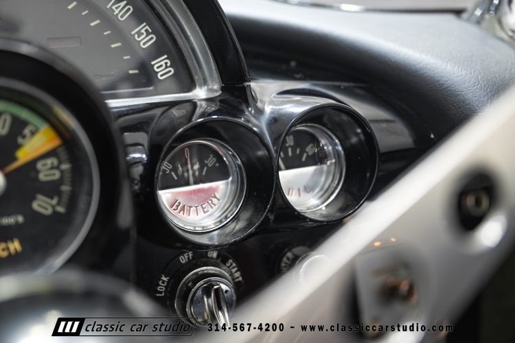 60_Chevrolet_Corvette_2289-118