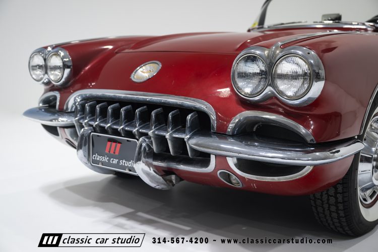 60_Chevrolet_Corvette_2289-12