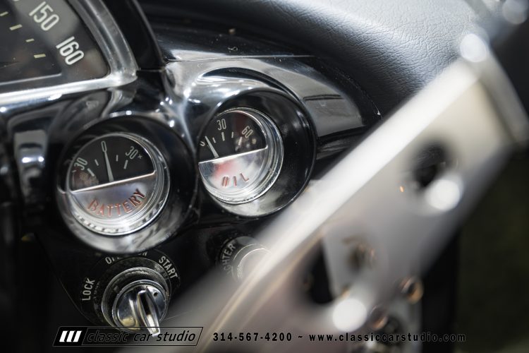 60_Chevrolet_Corvette_2289-120