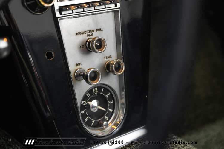 60_Chevrolet_Corvette_2289-122
