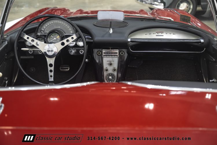 60_Chevrolet_Corvette_2289-131