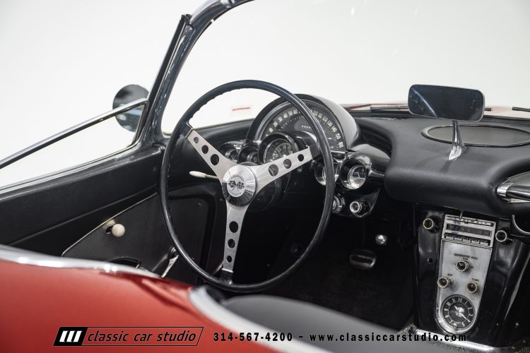 60_Chevrolet_Corvette_2289-133