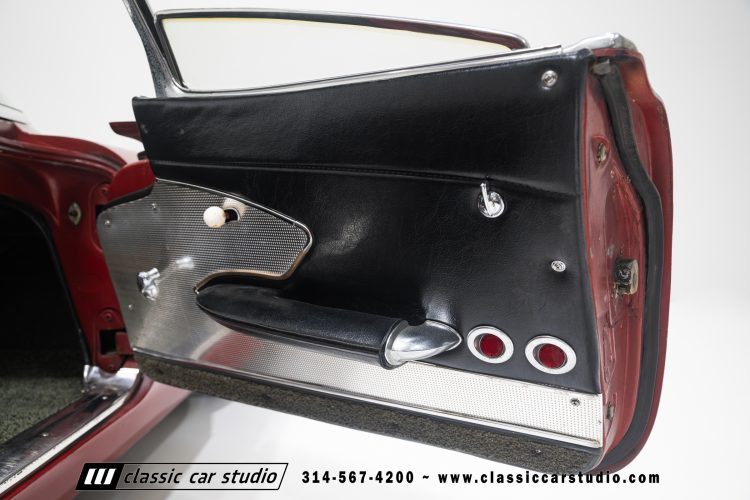 60_Chevrolet_Corvette_2289-143