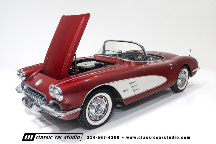 60_Chevrolet_Corvette_2289-146