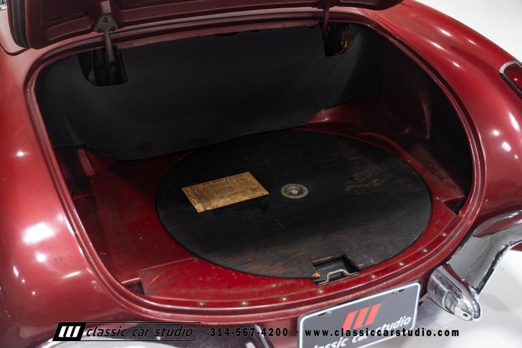 60_Chevrolet_Corvette_2289-157
