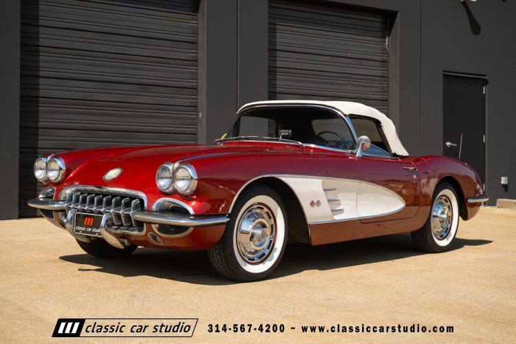 60_Chevrolet_Corvette_2289-194
