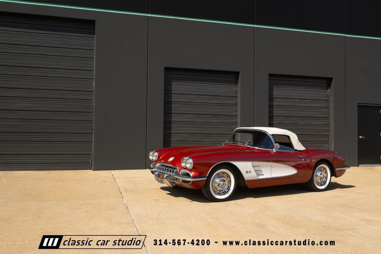 60_Chevrolet_Corvette_2289-195