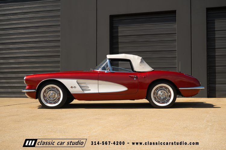 60_Chevrolet_Corvette_2289-201