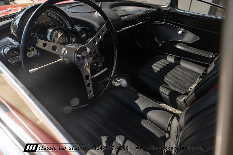 60_Chevrolet_Corvette_2289-203