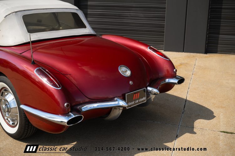 60_Chevrolet_Corvette_2289-209