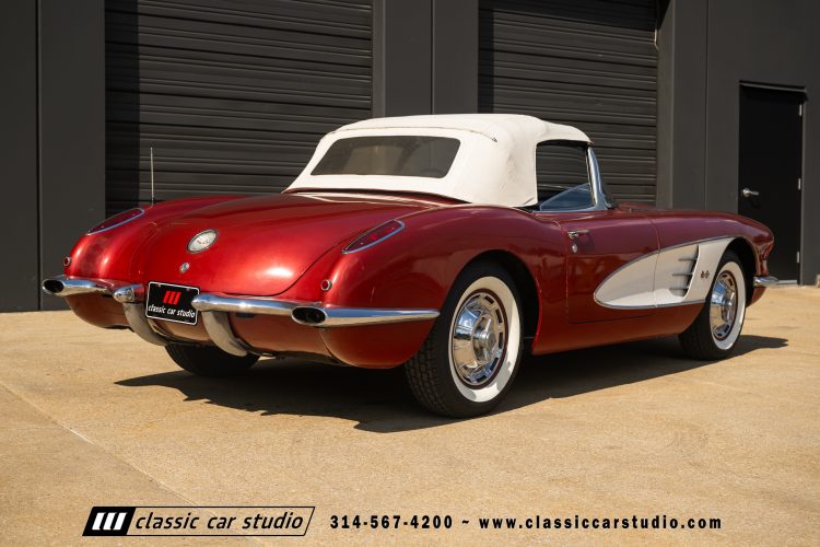 60_Chevrolet_Corvette_2289-212
