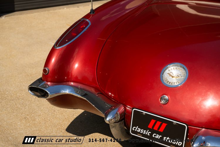 60_Chevrolet_Corvette_2289-213
