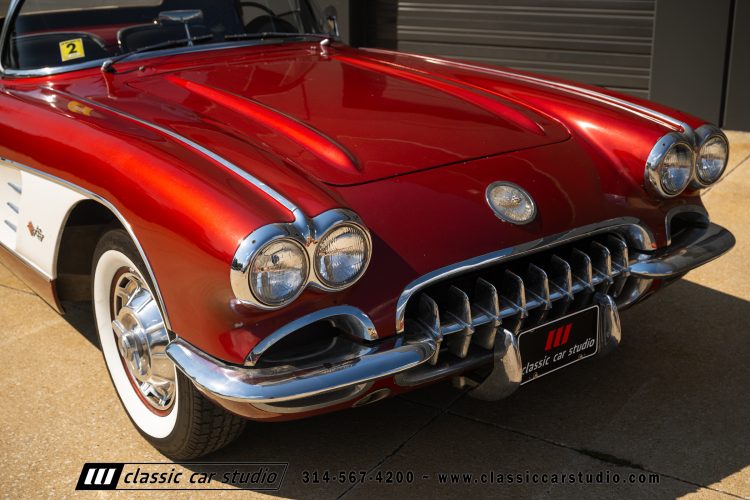 60_Chevrolet_Corvette_2289-222