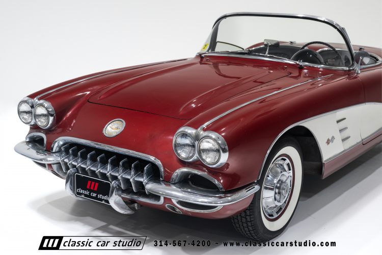 60_Chevrolet_Corvette_2289-26