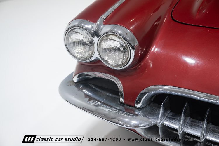 60_Chevrolet_Corvette_2289-30