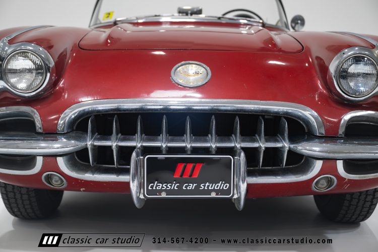 60_Chevrolet_Corvette_2289-32
