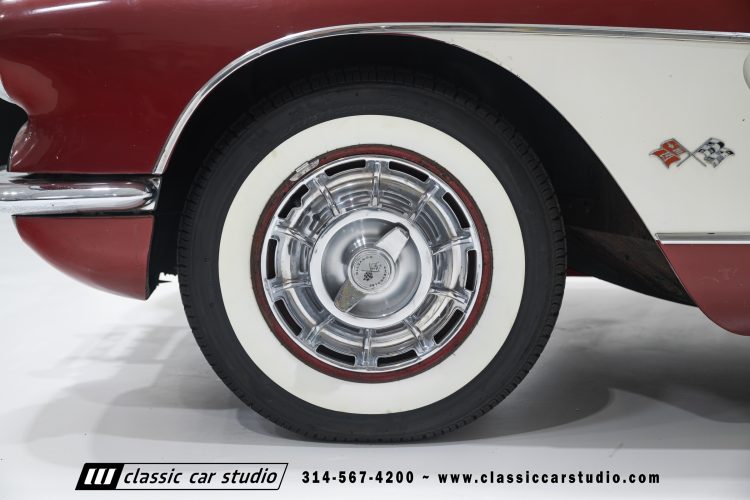 60_Chevrolet_Corvette_2289-39