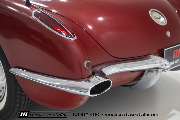 60_Chevrolet_Corvette_2289-62