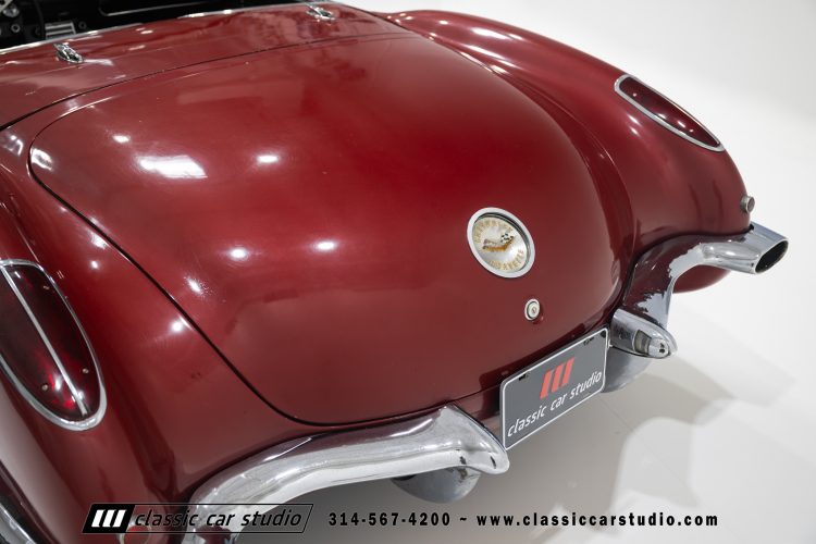 60_Chevrolet_Corvette_2289-64