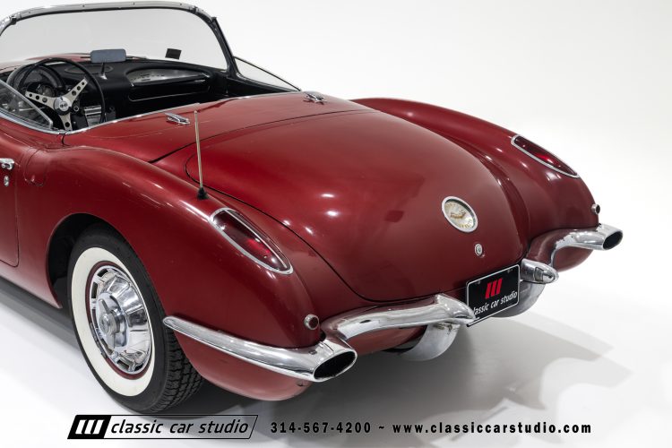 60_Chevrolet_Corvette_2289-67