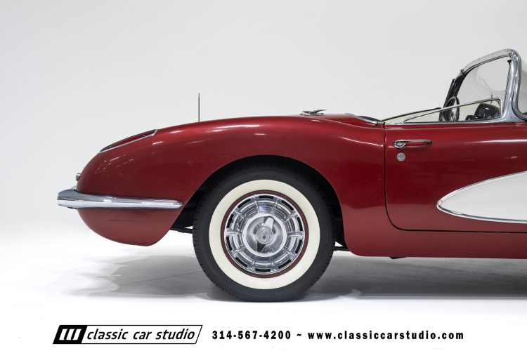 60_Chevrolet_Corvette_2289-84