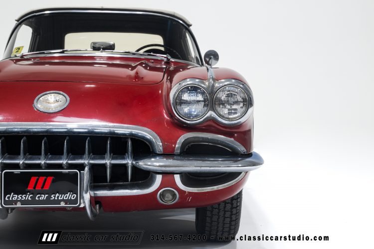 60_Chevrolet_Corvette_2289-9