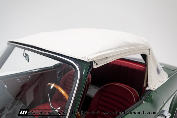 62_Triumph_TR-4_2288-10