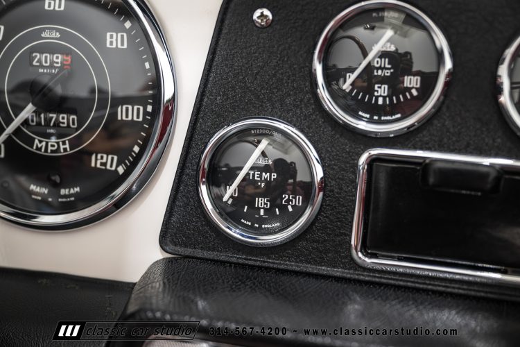 62_Triumph_TR-4_2288-100