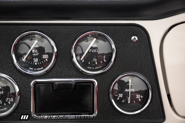 62_Triumph_TR-4_2288-102