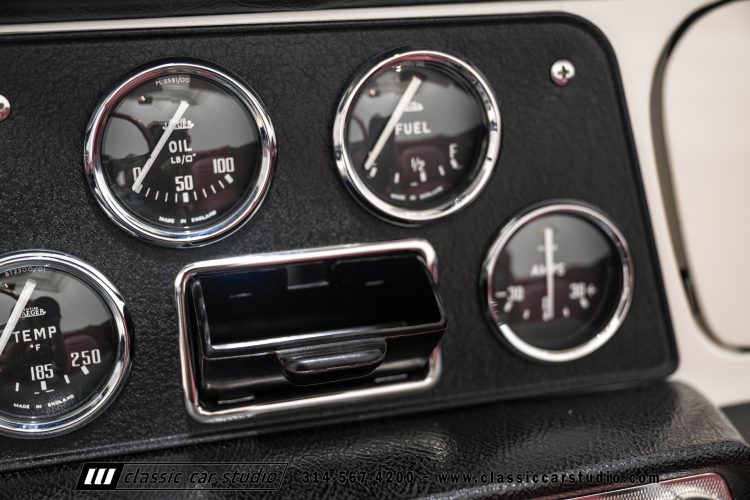 62_Triumph_TR-4_2288-104