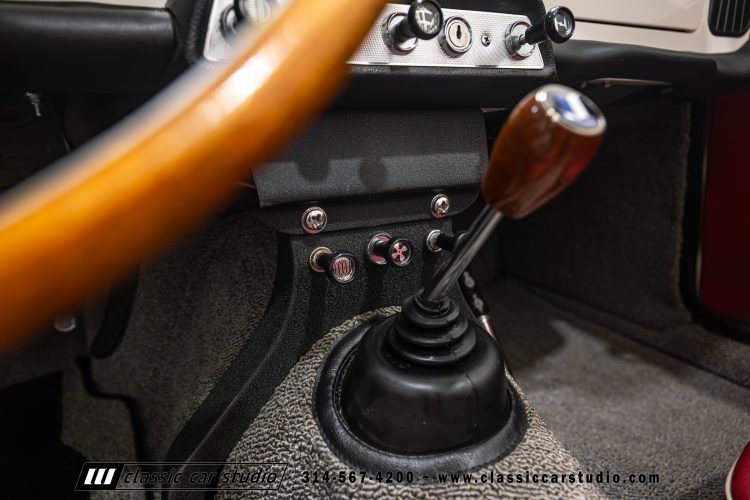 62_Triumph_TR-4_2288-106
