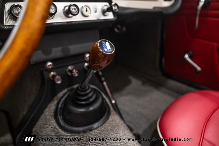 62_Triumph_TR-4_2288-107