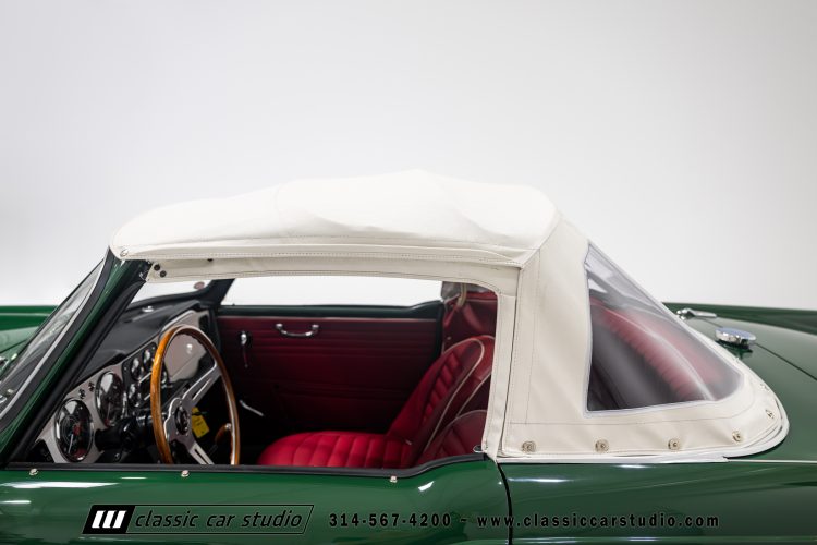 62_Triumph_TR-4_2288-11