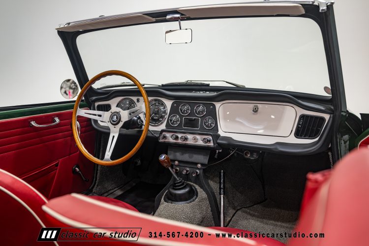 62_Triumph_TR-4_2288-112