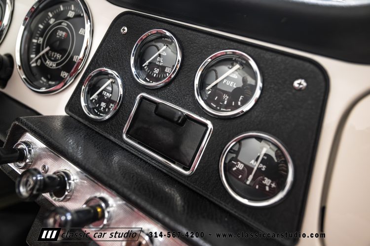 62_Triumph_TR-4_2288-113