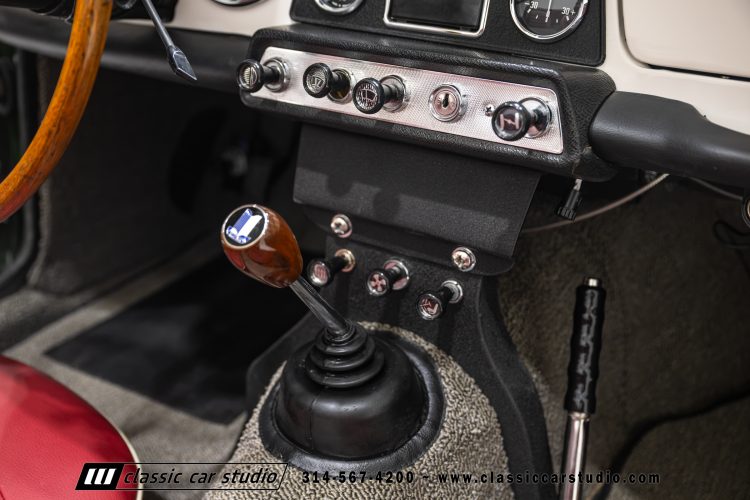 62_Triumph_TR-4_2288-115